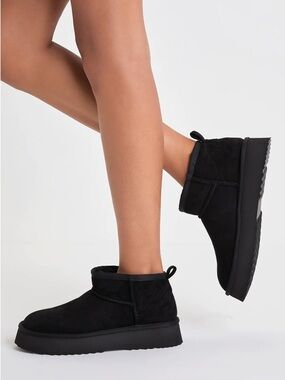 Beach by Matisse Black Suede Slip-On‎ Ankle Slippers Boots Booties